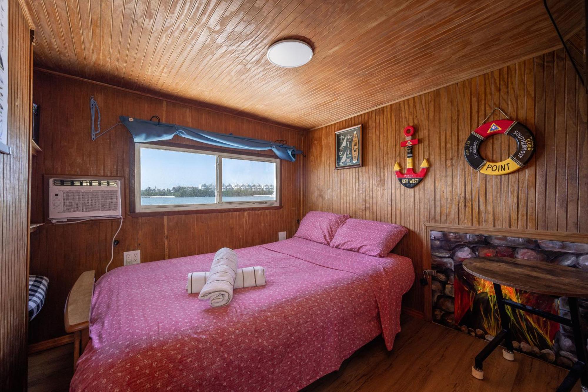 Beautiful Houseboat In Key West Hotel Exterior photo